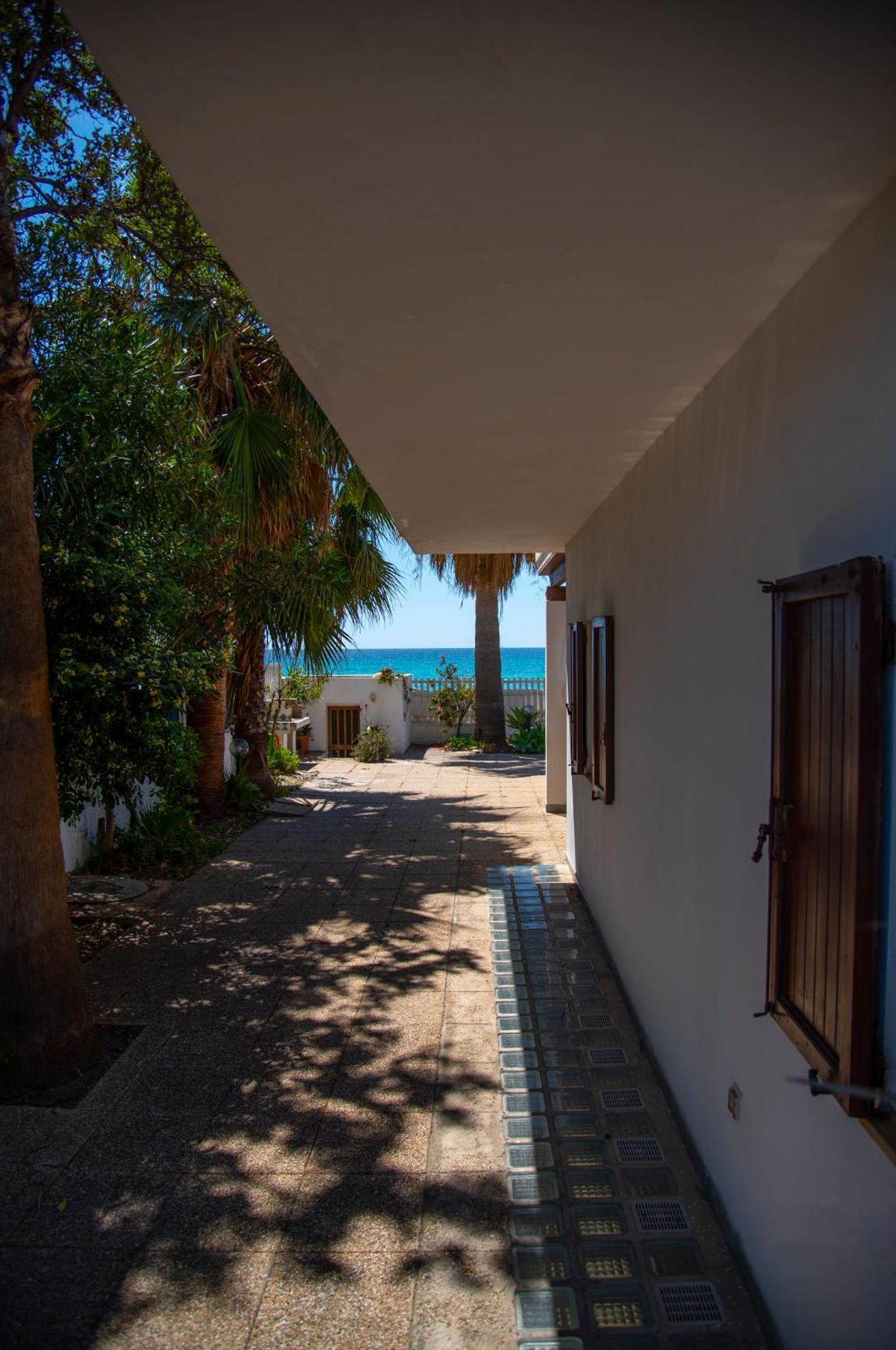 Villa By The Beach Sant'Andrea  外观 照片