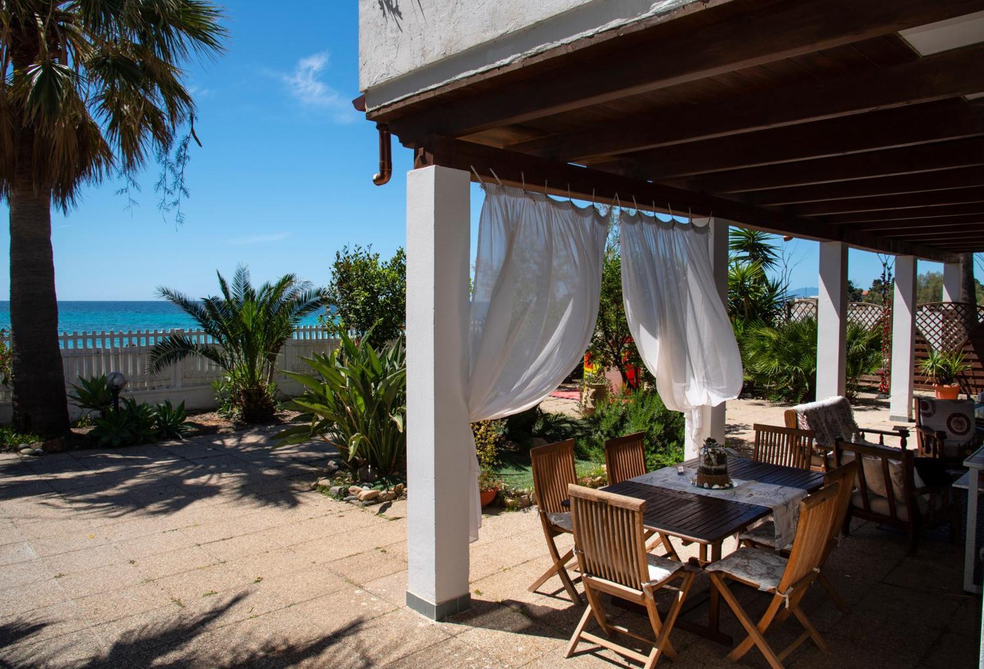 Villa By The Beach Sant'Andrea  外观 照片